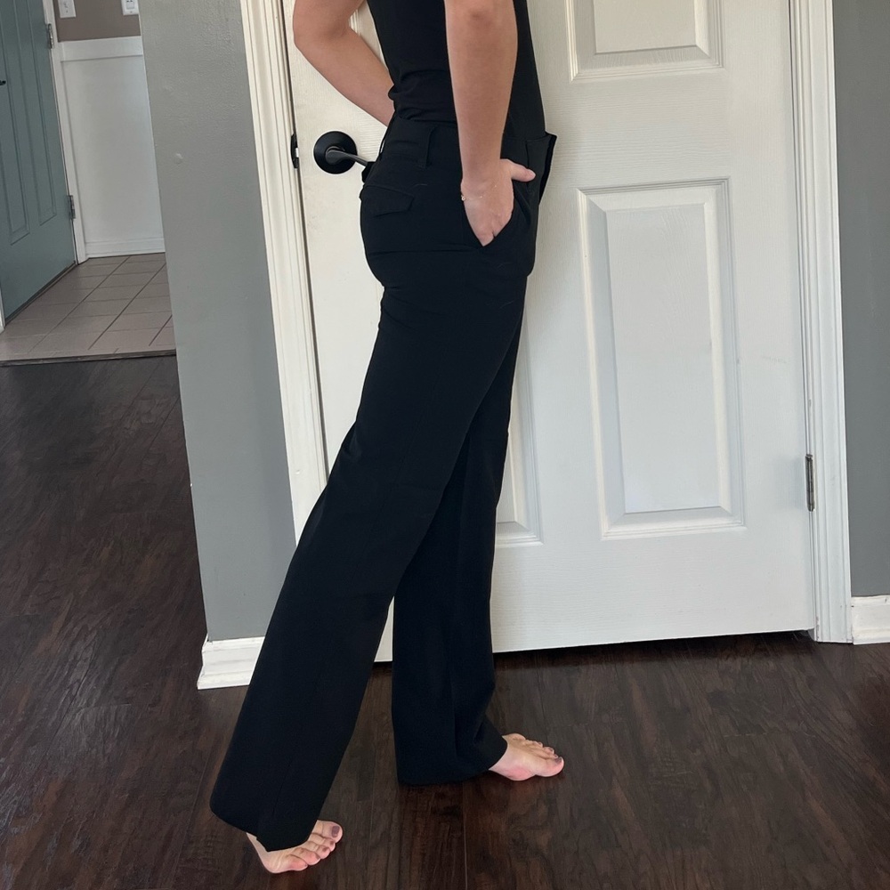 Old Navy Women's Black Straight Leg Pants